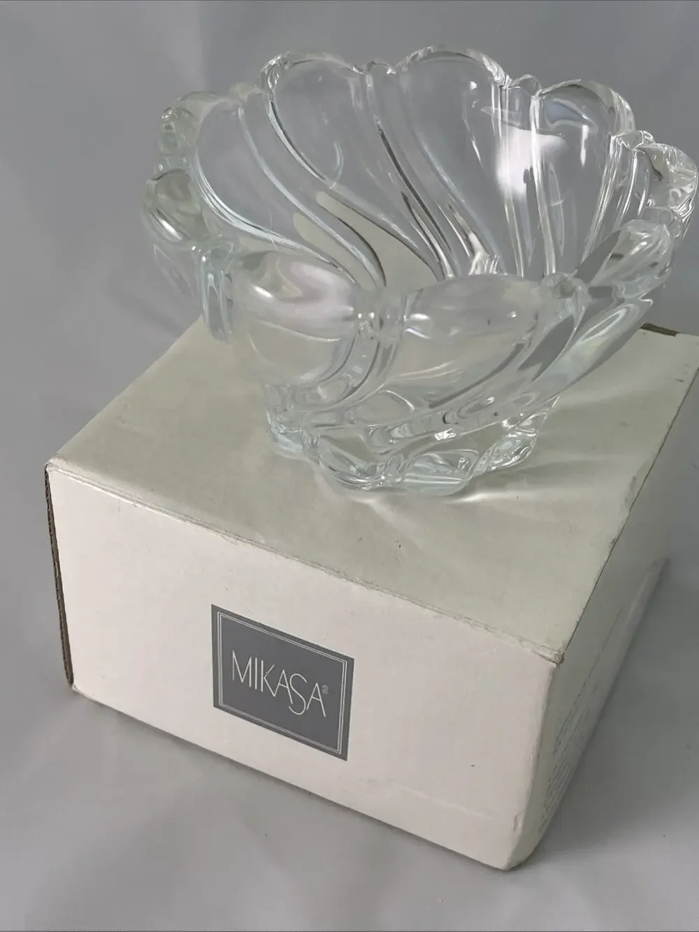Mikasa Peppermint Clear Swirl Bowl Glass Candy